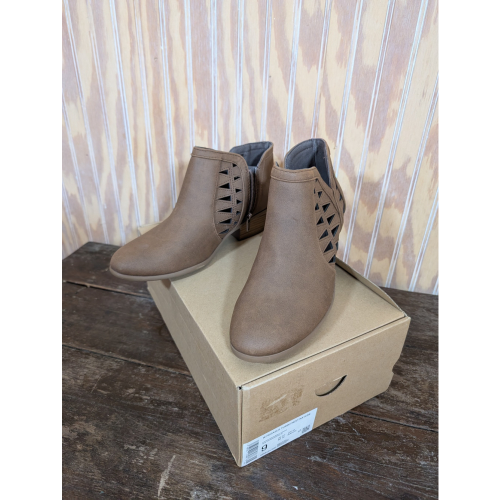 NWOT / NWOB Women's Faux LeatherBrown Ankle Boots with cut-out detailing; Size 9